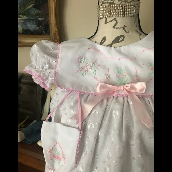 Rare Vintage 1970’s Handmade Eyelet Lace Dress - Picture 4 of 8